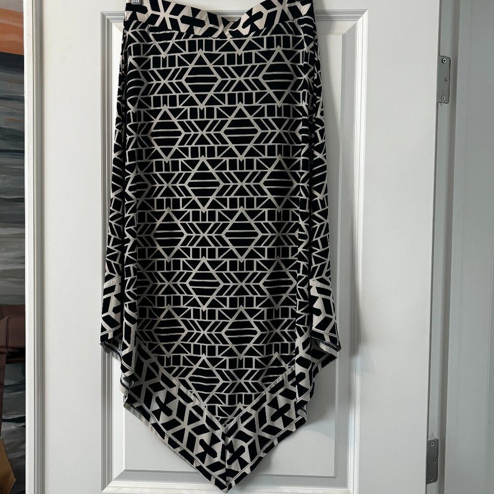 Adorable INC symmetrical skirt , Size MEDIUM